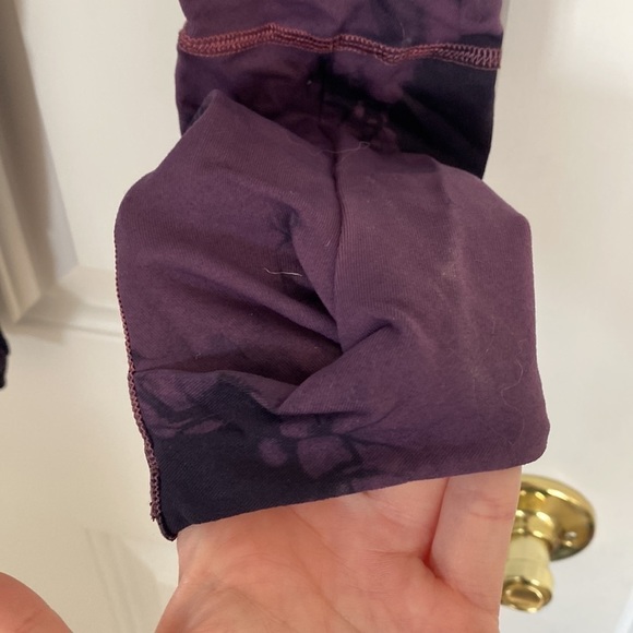 Electric & rose crystalline leggings - Picture 4 of 6